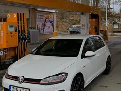 Vit Begagnad 2018 VW Golf VII GTI Halvkombi | 252 000 kr (Marknadspris)
