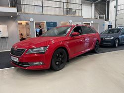Röd Begagnad 2018 Skoda Superb Business Line Kombi | 229 000 kr (Marknadspris)