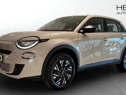 Grå (brown) Ny 2024 Fiat 600 Pop SUV | 292 800 kr (Marknadspris)