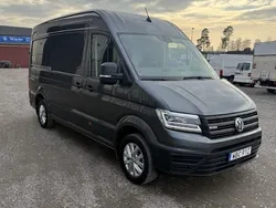 Grå Begagnad 2024 VW Crafter Van | 631 250 kr (Marknadspris)