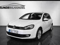 Vit Begagnad 2010 VW Golf Halvkombi | 69 900 kr (Lite dyr)
