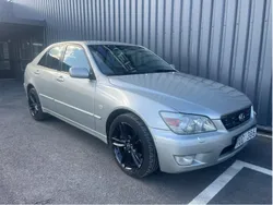 Lexus IS200