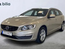 Ljusbrun (brun) Begagnad 2017 Volvo V60 Standard Kombi | 209 900 kr (Marknadspris)