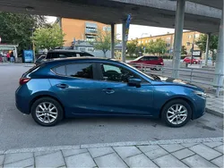Blå Begagnad 2016 Mazda 3 Inclusive Halvkombi | 127 500 kr (Bra pris)