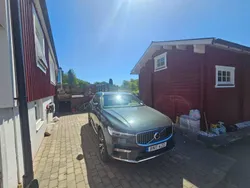 Grå Begagnad 2022 Volvo XC60 Momentum SUV | 400 000 kr (Superpris)