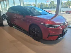 Röd (kings red metallic black) Ny 2025 VW ID.7 Pro Sedan | 697 600 kr (Dyr)
