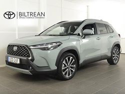 Grön Begagnad 2024 Toyota Corolla Cross Style SUV | 379 900 kr (Marknadspris)