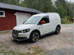 Vit Begagnad 2014 VW Caddy Minibuss | 80 000 kr (Marknadspris)
