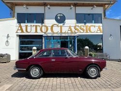Rosso amaranto Begagnad 1975 Alfa Romeo 2000 Veloce | 429 000 kr