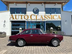 Rosso amaranto Begagnad 1975 Alfa Romeo 2000 Veloce | 449 000 kr