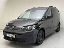 Svart Begagnad 2022 VW Caddy Minibuss | 229 000 kr (Superpris)