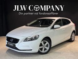 Vit Begagnad 2015 Volvo V40 Momentum Kombi | 154 900 kr (Marknadspris)