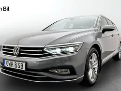 Grå (moonstone grey) Begagnad 2023 VW Passat Executive Kombi | 359 900 kr (Marknadspris)