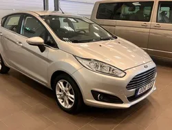 Grå Begagnad 2016 Ford Fiesta Titanium Halvkombi | 137 900 kr (Marknadspris)
