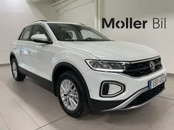 Vit (pure white) Begagnad 2022 VW T-Roc Life SUV | 269 000 kr (Marknadspris)