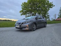 Grå Begagnad 2018 Nissan Leaf Halvkombi | 133 000 kr (Lite dyr)