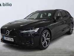 Svart Begagnad 2021 Volvo V60 R-Design Kombi | 339 900 kr (Marknadspris)