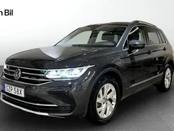 Grå Begagnad 2021 VW Tiguan SUV | 334 900 kr (Marknadspris)
