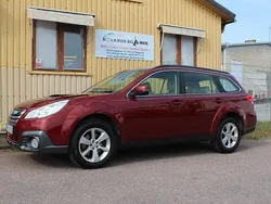 Ljusröd (röd) Begagnad 2013 Subaru Outback SUV | 105 000 kr (Marknadspris)