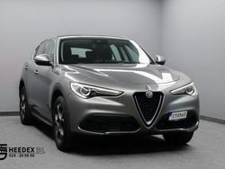 Grå Begagnad 2017 Alfa Romeo Stelvio Super SUV | 224 800 kr (Marknadspris)