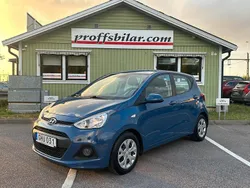 Ljusblå (blå) Begagnad 2014 Hyundai i10 Halvkombi | 74 900 kr (Marknadspris)