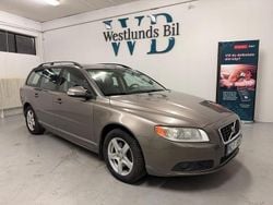 Grå Begagnad 2009 Volvo V70 Momentum Kombi | 59 900 kr (Marknadspris)