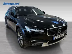 Svart Begagnad 2018 Volvo V90 CC Pro Kombi | 309 000 kr (Marknadspris)