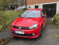 Röd Begagnad 2013 VW Golf VII Halvkombi | 68 000 kr (Marknadspris)