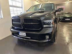 Svart Begagnad 2016 RAM 1500 Pickup | 429 900 kr (Bra pris)