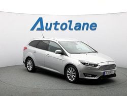 Grå Begagnad 2017 Ford Focus Titanium Kombi | 149 900 kr (Marknadspris)