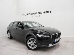 Svart Begagnad 2018 Volvo V90 CC Momentum Kombi | 189 800 kr (Marknadspris)
