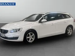 Vit Begagnad 2018 Volvo V60 Standard Kombi | 199 000 kr (Marknadspris)