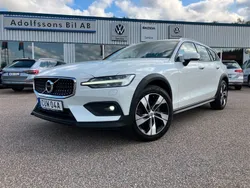 Vit Begagnad 2019 Volvo V60 CC Kombi | 225 000 kr (Dyr)