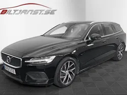 Svart Begagnad 2020 Volvo V60 Momentum Kombi | 239 900 kr (Marknadspris)