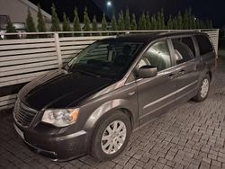 Mörkgrå (gråmetallic) Begagnad 2016 Chrysler Town & Country Van | 135 000 kr