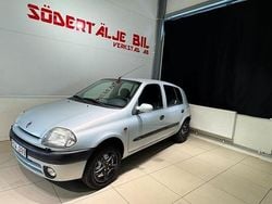 Ljusgrå Begagnad 2000 Renault Clio II Halvkombi | 29 900 kr (Marknadspris)