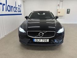 Svart Begagnad 2020 Volvo V60 CC Kombi | 305 900 kr (Marknadspris)