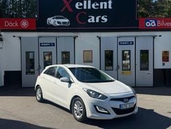 Vit Begagnad 2013 Hyundai i30 Halvkombi | 84 700 kr (Marknadspris)
