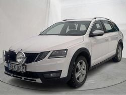Vit Begagnad 2018 Skoda Octavia Scout Kombi | 165 000 kr (Bra pris)