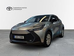 Silver Begagnad 2024 Toyota C-HR Active SUV | 384 900 kr (Bra pris)
