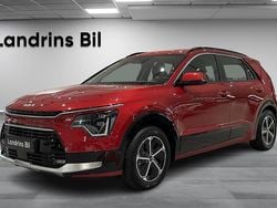 Röd Begagnad 2023 Kia Niro SUV | 329 000 kr (Marknadspris)