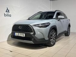 Grå Begagnad 2024 Toyota Corolla Cross SUV | 389 900 kr (Marknadspris)