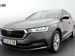 Grå Begagnad 2023 Skoda Octavia Style Kombi | 296 900 kr (Marknadspris)