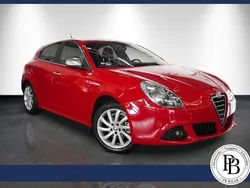 Röd Begagnad 2011 Alfa Romeo Giulietta Distinctive Halvkombi | 62 900 kr (Lite dyr)