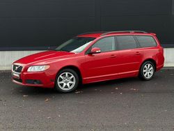 Röd Begagnad 2009 Volvo V70 Momentum Kombi | 49 800 kr (Marknadspris)