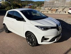 Vit Begagnad 2023 Renault Zoe Halvkombi | 229 000 kr (Dyr)