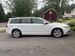Vit Begagnad 2013 Volvo V70 Momentum Kombi | 110 000 kr (Marknadspris)
