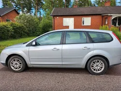 Grå Begagnad 2007 Ford Focus Trend Kombi | 15 500 kr (Superpris)