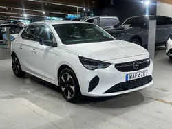 White jade Begagnad 2022 Opel Corsa-e Design Edition Halvkombi | 194 900 kr (Marknadspris)