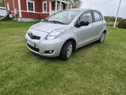 Silver Begagnad 2010 Toyota Yaris Halvkombi | 27 000 kr (Bra pris)
